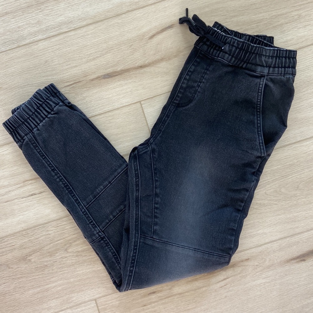 Jogger stretch denim by Zoo York men’s size small S black faded wash